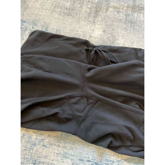 Lululemon Black Shanti Crop Pants Gaucho Culottes Size 4 - Picture 3 of 5